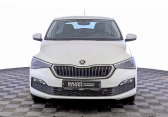 Подержанный автомобиль Skoda Rapid Liftback 2020 года (2 фото)
