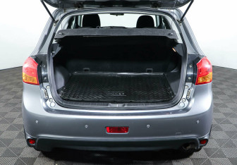 Подержанный автомобиль Mitsubishi ASX 2015 года (17 фото)