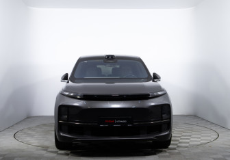 Подержанный автомобиль LiXiang L9 2023 года (2 фото)