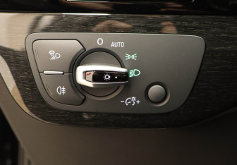 Подержанный автомобиль Audi Q7 2017 года (16 фото)