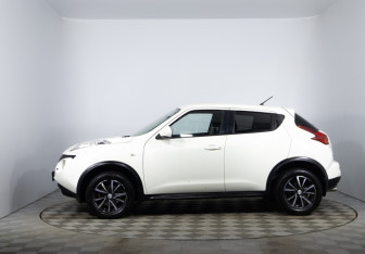 Подержанный автомобиль Nissan Juke 2013 года (8 фото)
