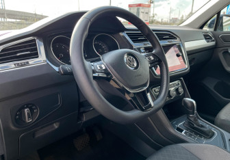 Подержанный автомобиль Volkswagen Tiguan 2017 года (3 фото)