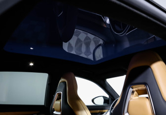 Подержанный автомобиль Zeekr 001 2023 года (17 фото)