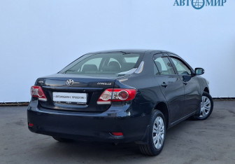 Подержанный автомобиль Toyota Corolla Sedan 2012 года (5 фото)