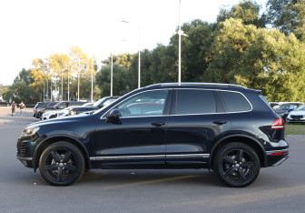 Подержанный автомобиль Volkswagen Touareg 2016 года (8 фото)