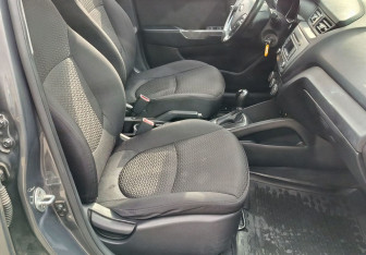 Подержанный автомобиль Kia Rio Sedan 2016 года (9 фото)