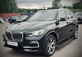 Подержанный автомобиль BMW X5 2021 года (1 фото)