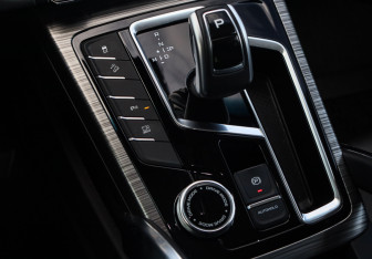 Подержанный автомобиль Geely Atlas Pro 2024 года (18 фото)