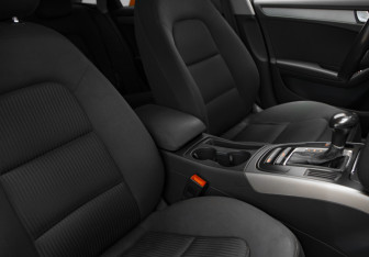 Подержанный автомобиль Audi A4 Sedan 2014 года (26 фото)