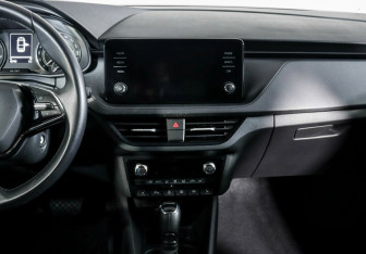 Подержанный автомобиль Skoda Rapid Liftback 2021 года (9 фото)