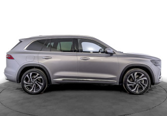 Подержанный автомобиль Geely Monjaro 2024 года (4 фото)