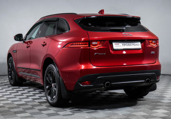 Подержанный автомобиль Jaguar F-Pace 2016 года (7 фото)