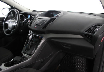 Подержанный автомобиль Ford Kuga 2016 года (5 фото)