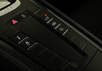 Подержанный автомобиль Porsche Cayman 2021 года (16 фото)