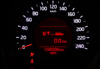 Подержанный автомобиль Kia Ceed Hatchback 2013 года (13 фото)