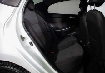 Подержанный автомобиль Hyundai Solaris Sedan 2013 года (12 фото)