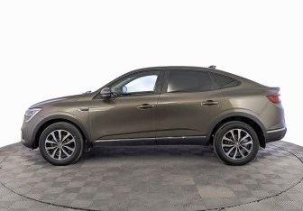 Подержанный автомобиль Renault Arkana 2021 года (8 фото)
