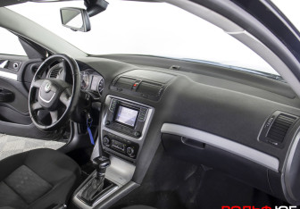 Подержанный автомобиль Skoda Octavia Liftback 2011 года (8 фото)