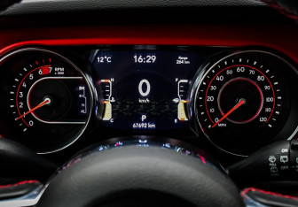 Подержанный автомобиль Jeep Wrangler 2021 года (10 фото)