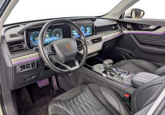 Подержанный автомобиль Hongqi HS5 2024 года (16 фото)