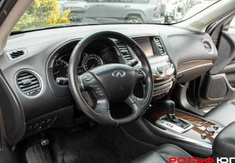 Подержанный автомобиль Infiniti JX 2013 года (19 фото)