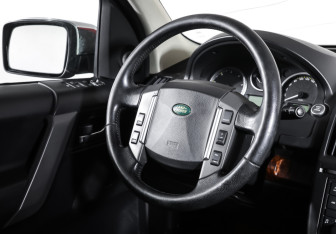 Подержанный автомобиль Land Rover Freelander 2007 года (16 фото)