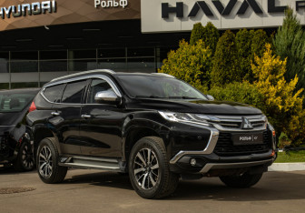 Подержанный автомобиль Mitsubishi Pajero Sport 2018 года (2 фото)