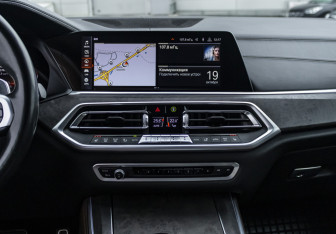 Подержанный автомобиль BMW X5 2020 года (19 фото)