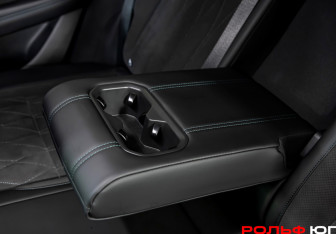 Подержанный автомобиль Geely Monjaro 2025 года (18 фото)