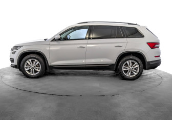 Подержанный автомобиль Skoda Kodiaq 2021 года (8 фото)