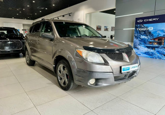 Подержанный автомобиль Pontiac Vibe 2003 года (3 фото)