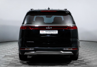Подержанный автомобиль Kia Carnival 2022 года (6 фото)