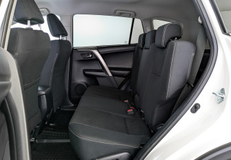 Подержанный автомобиль Toyota RAV4 2019 года (18 фото)