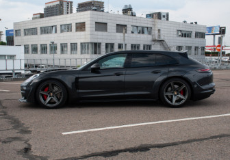Подержанный автомобиль Porsche Panamera Wagon 2017 года (8 фото)
