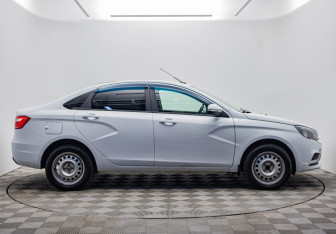 Подержанный автомобиль LADA (ВАЗ) Vesta Sedan 2016 года (6 фото)