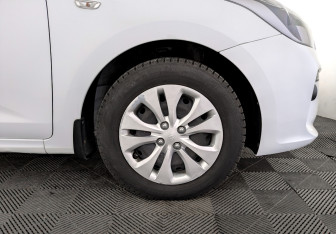 Подержанный автомобиль Kia Rio Sedan 2020 года (18 фото)