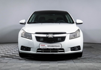 Подержанный автомобиль Chevrolet Cruze Sedan 2011 года (2 фото)