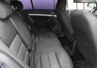 Подержанный автомобиль Skoda Octavia Liftback 2011 года (9 фото)