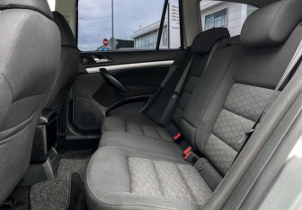 Подержанный автомобиль Skoda Octavia Wagon 2011 года (10 фото)