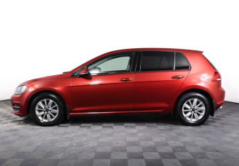 Подержанный автомобиль Volkswagen Golf Hatchback 2014 года (8 фото)