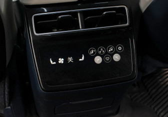 Подержанный автомобиль Zeekr 001 2023 года (22 фото)