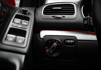 Подержанный автомобиль Volkswagen Golf Hatchback 2011 года (13 фото)