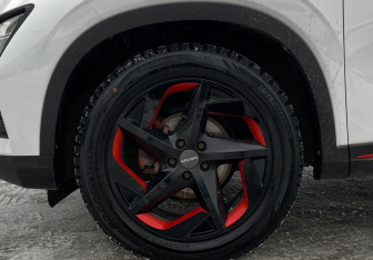 Подержанный автомобиль Omoda C5 2022 года (9 фото)