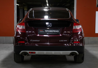 Подержанный автомобиль Honda Crosstour 2012 года (6 фото)