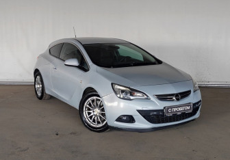 Подержанный автомобиль Opel Astra Hatchback 2012 года (3 фото)