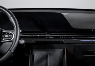 Подержанный автомобиль Omoda C5 2023 года (13 фото)