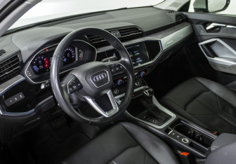 Подержанный автомобиль Audi Q3 2020 года (10 фото)