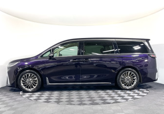 Подержанный автомобиль Voyah Dream 2024 года (8 фото)