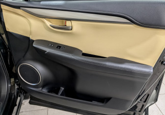 Подержанный автомобиль Lexus NX 2016 года (24 фото)