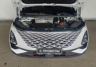Подержанный автомобиль Omoda C5 2022 года (9 фото)